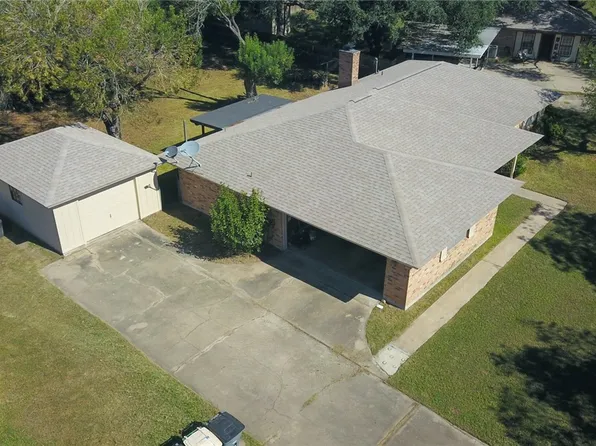 922 Eden Roc St, Victoria, TX 77904