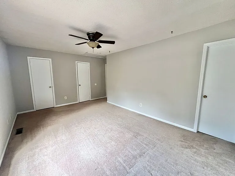 6011 Dixon Dr — Photo 13