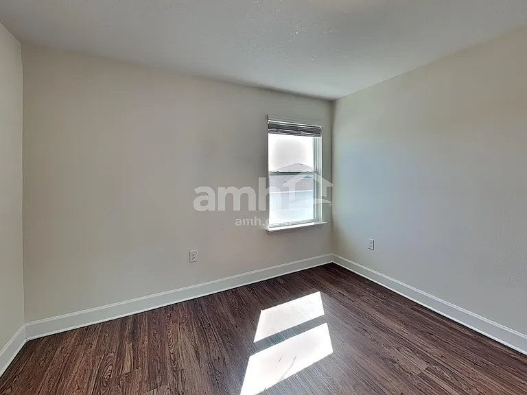 4540 Reisswood Loop — Photo 15
