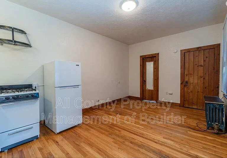 2408 8th St #8 — Photo 3