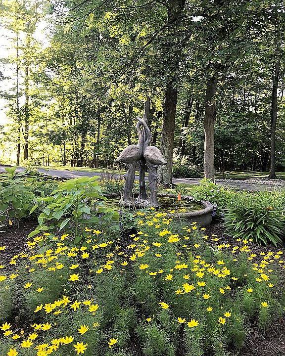 Water feature-circle drive