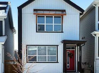 207 W Aquila Way NW, Calgary, AB T3R1Z8
