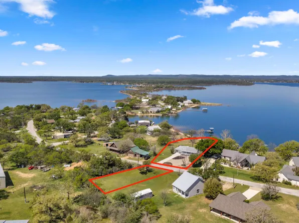 515 E Island Drive, Bluffton, TX 78607
