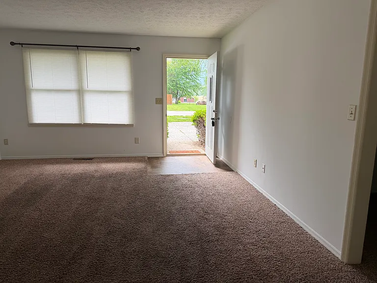 1313 S Hickory Grove Ln #1313 — Photo 3