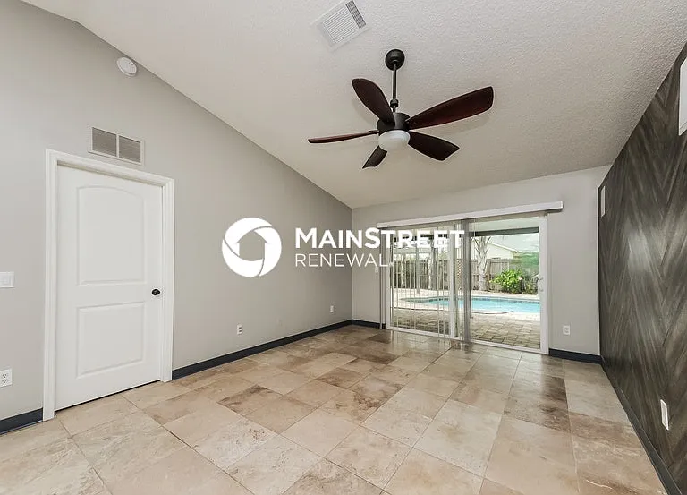 637 Regency Way — Photo 4