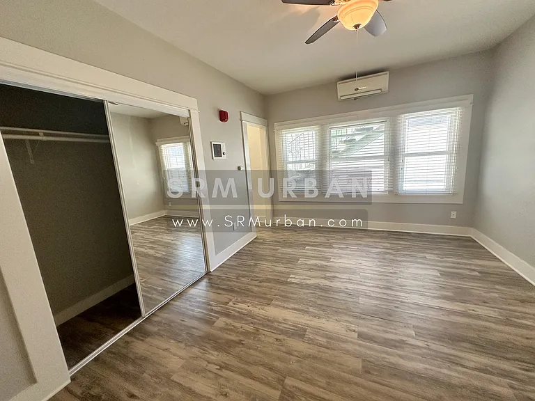 2027 Front St #6 — Photo 6