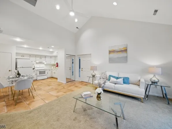 6 Lowell Ct, Teaneck Twp., NJ 07666