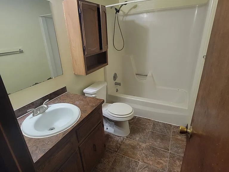 1133 B St #4 — Photo 8