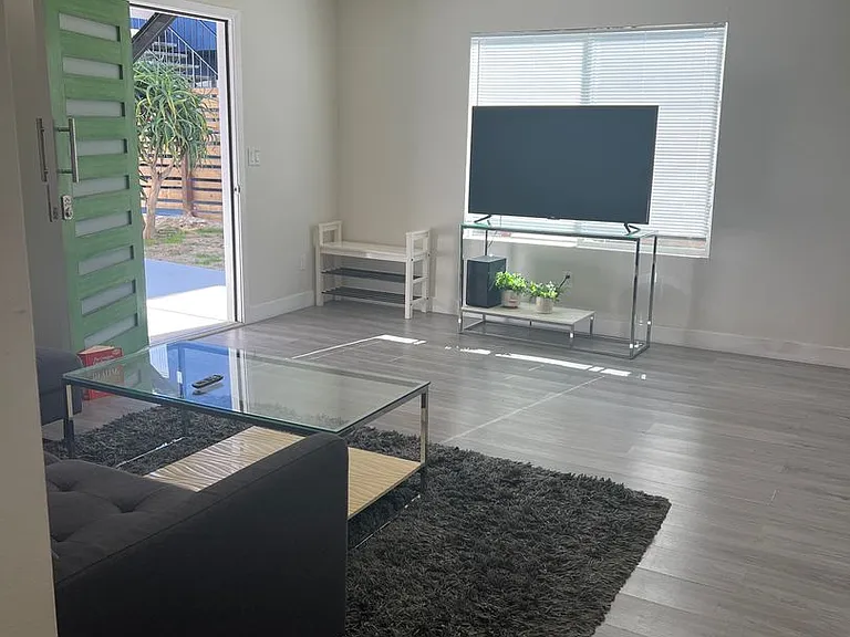 4553 Texas St — Photo 34