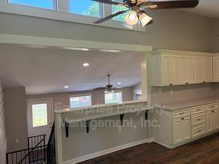6843 Autumnhill Ln — Photo 14