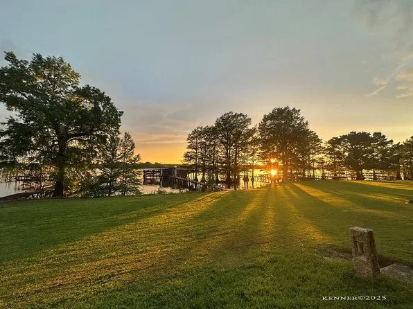 260 Lakeview Cir, West Memphis, AR 72301