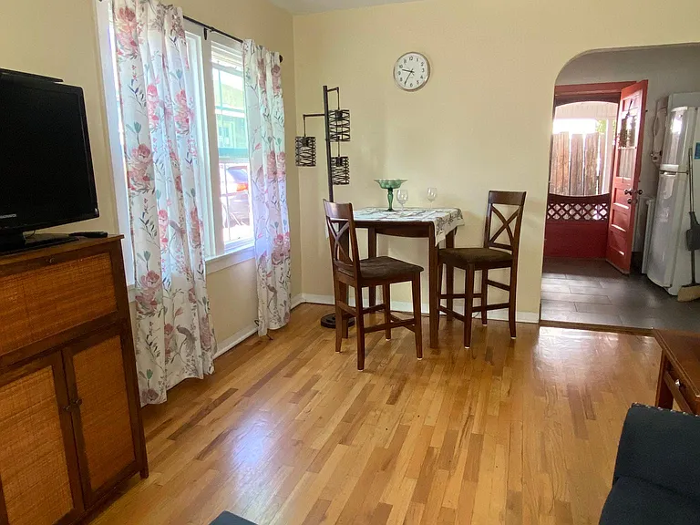 711 Slate Ave NW — Photo 3