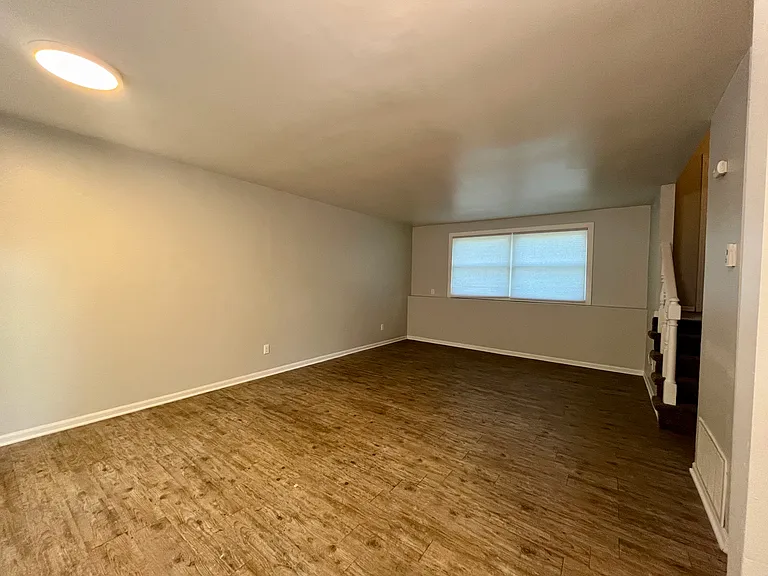 523 Cedar St NE #523 — Photo 6