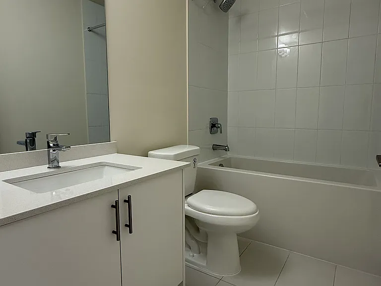 27 Korda Gate #202 — Photo 13