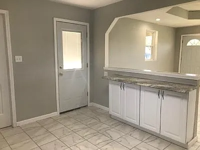 111 Oakshire Dr — Photo 7