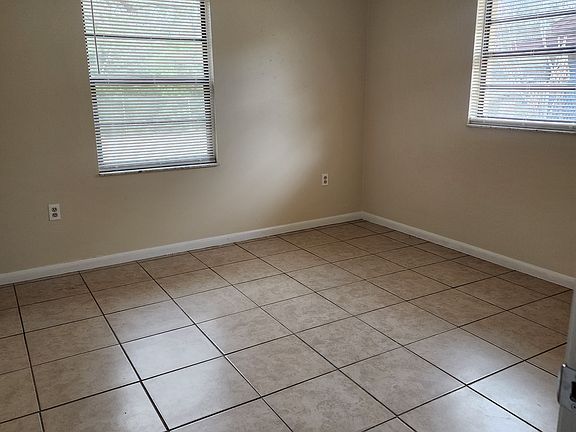 4th image of 2112 Wightman Ave