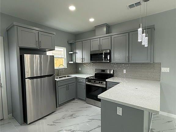 5th image of 2305 San Andrea St