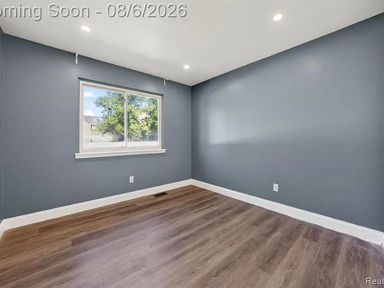 45925 Ashwood Ln — Photo 14