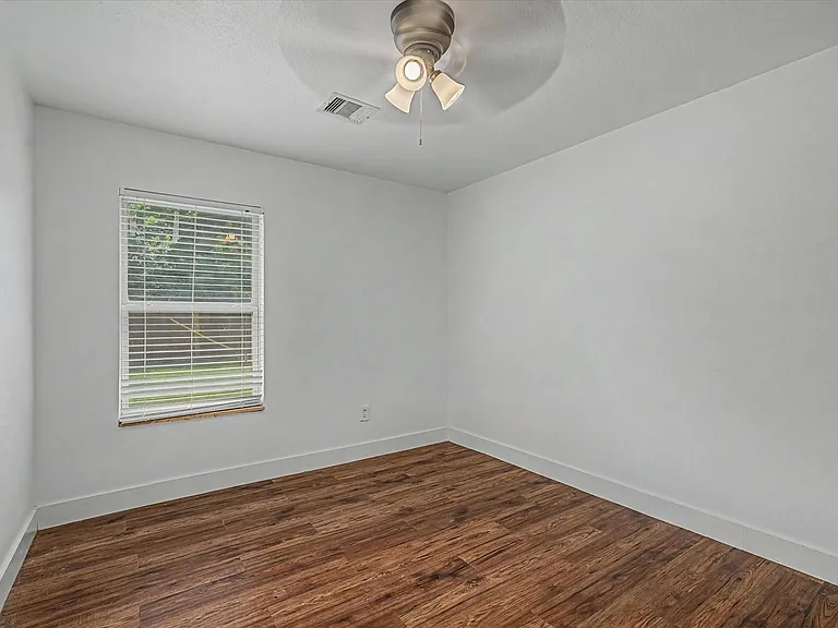 8159 Glenhollow Dr — Photo 18