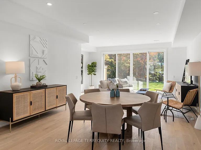 37 Rockmount Cres — Photo 9