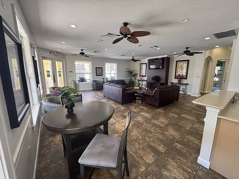 1037 Park Ridge Cir — Photo 9