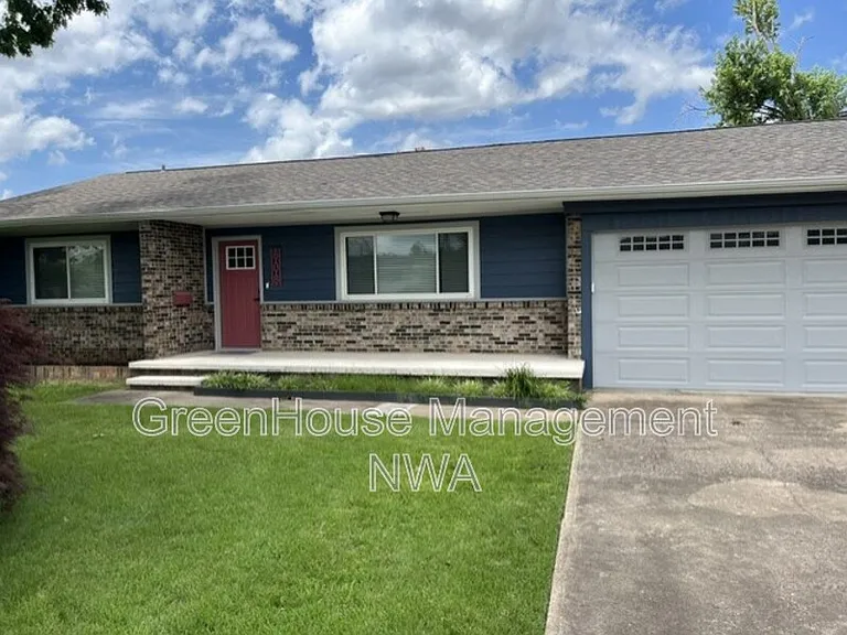 808 NW 11th St #808NW11TH — Photo 1