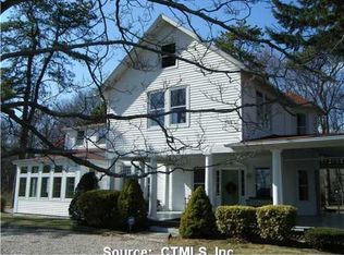 4 Shawandassee Rd, Waterford, CT 06385