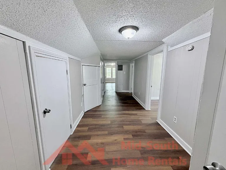 1561 Foster Ave — Photo 18