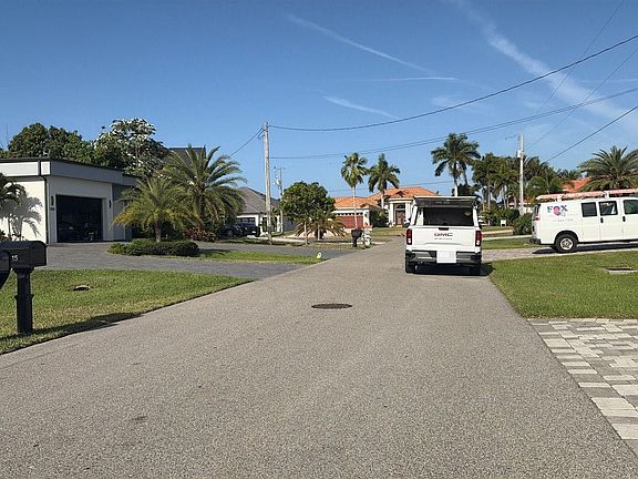 4th image of 3814 SW 2nd Ln