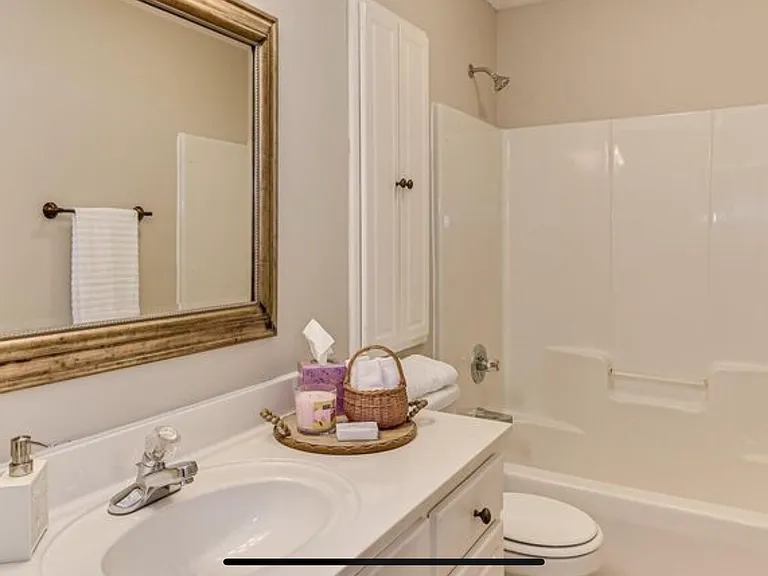 403 Laurel Pl — Photo 6