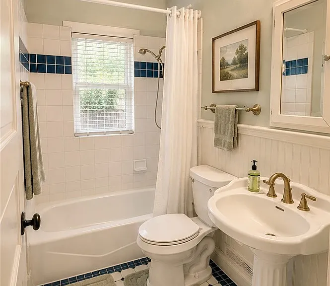 225 N Lima St #101 — Photo 5