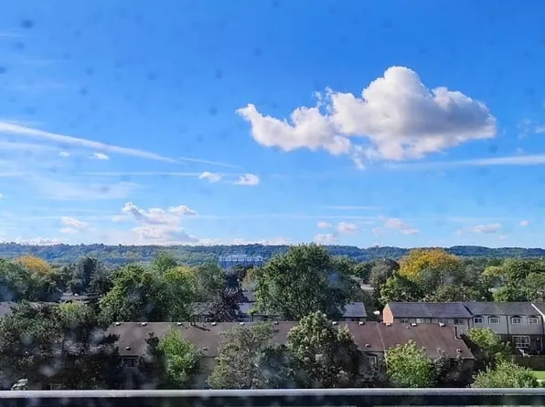 2782 Barton St E #405, Hamilton, ON L8E 0L3