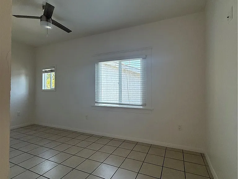 1085 Hoffman Ave #11 — Photo 3
