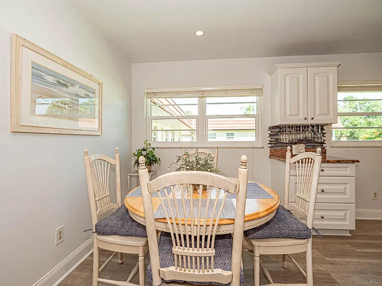 20 Pine Arbor Ln #202 — Photo 10