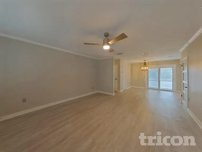 2317 13th Ave SW — Photo 2