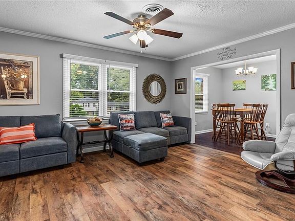 4th image of 140 Little Brook Dr