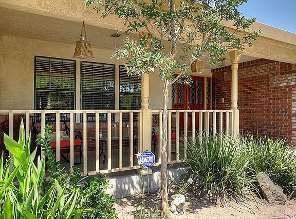 4th image of 86 Willow Glen Ave