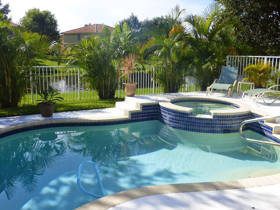 2nd image of 1821 Magliano Dr