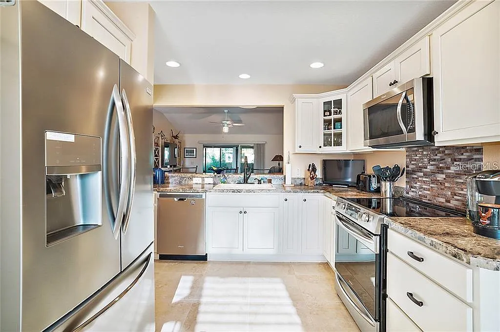 3 bed, 2.0 bath, 1652 sqft, $2,650 — Photo 4