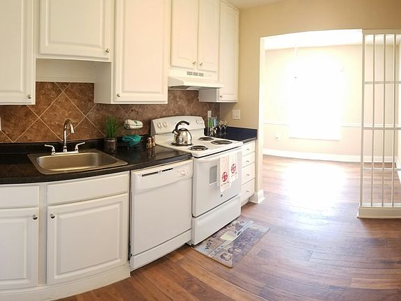 4th image of 6907 Castlegate Dr #P6907a