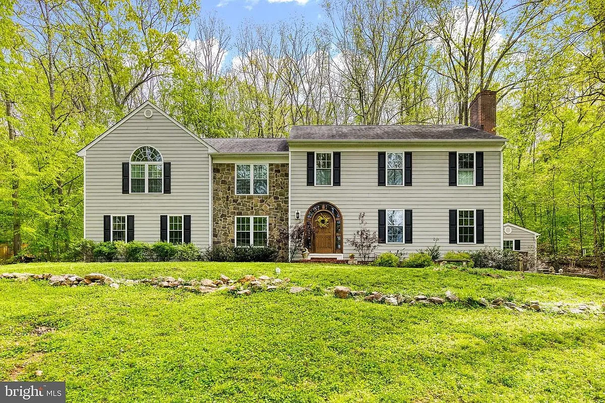 Building Photo - Fairwood View Ct