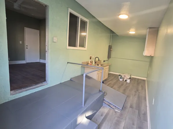 845 W 62nd St, Los Angeles, CA 90044