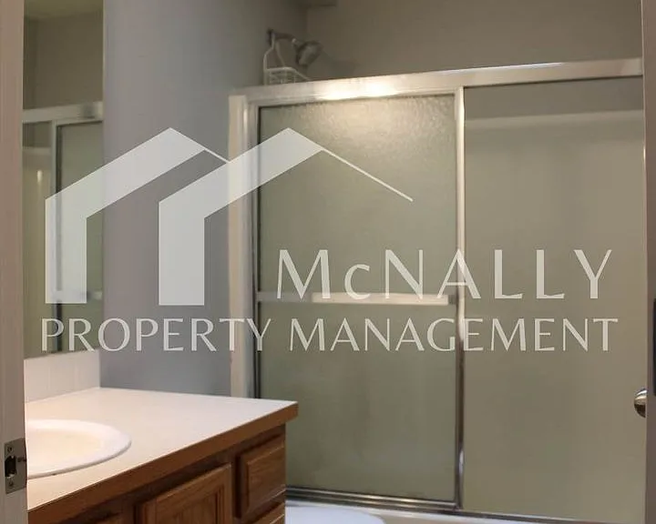 7403 Larkspur Ct — Photo 8