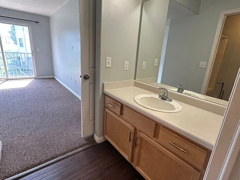 1403 S 1020 W — Photo 2