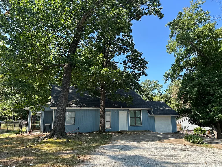 7 Miami Dr — Photo 1