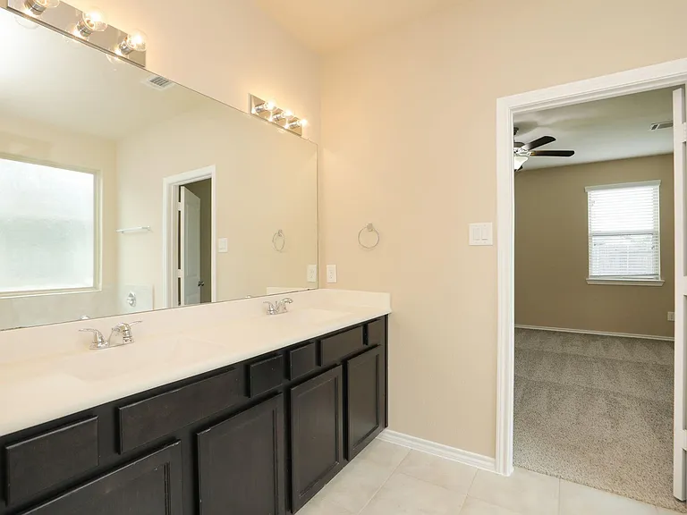3606 Carolina Canyon Ct — Photo 12