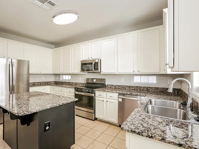 10260 E Isleta Ave — Photo 9