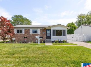 1535 Northgate St, Westland, MI