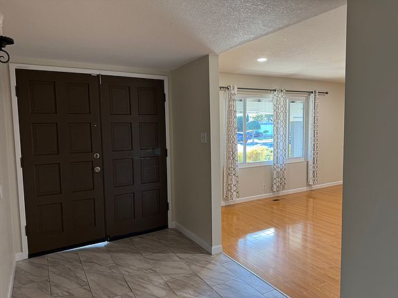Entry Hall - Double Door Entry Way