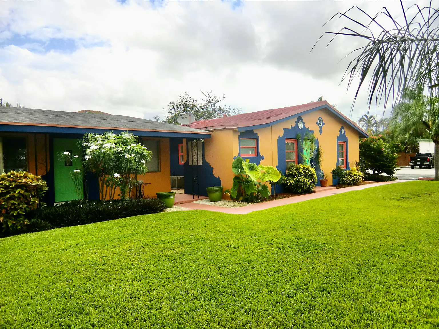 2 bed, 1300 sqft, $3,000 — Photo 2
